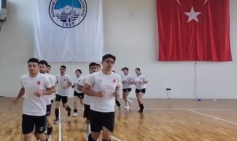 Gençler Beyzbol5 Milli Takımı Erciyes'te Düzenli Antrenmanlarına Devam Ediyor