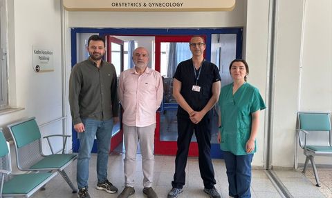 İzmir'de 15 Kilogramlık Kist Operasyonu Başarıyla Gerçekleşti