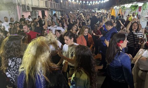 İzmir'de Hıdırellez Şenlikleri Coşkuyla Yaşandı