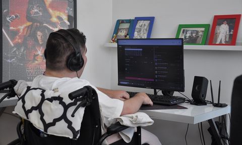 Kas Hastası İkizlerden Yapay Zeka ile Müzik Devrimi