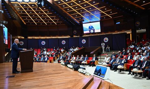 Lisanslı Depoculukta Yeni Dönem: Mahmut Güzel Başkanlığa Seçildi