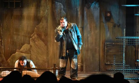 Trabzon'da 'Ebedi Barış' Tiyatro Oyunu Sahnelendi