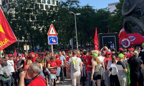Belçika'nın Genelinde Grev: Çalışanlar Hükümetin Kemer Sıkma Politikalarına Karşı Ayakta