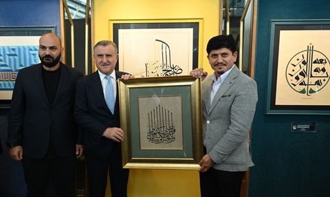 Bursa'da 'Adil-i Mutlak' Hat Sergisi Açıldı