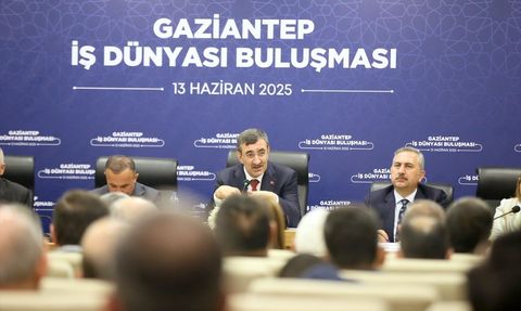 Cumhurbaşkanı Yardımcısı Yılmaz Gaziantep'te Sanayicilerle Buluştu
