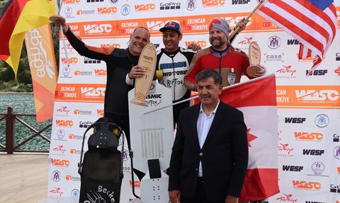 Dünya Kaykay İniş Şampiyonası Erzincan'da Tamamlandı