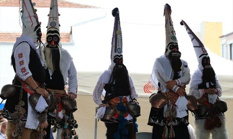Edirne'de Balkan Folklor Festivali'nde Geleneksel 'Kuker' Gösterisi Yapıldı