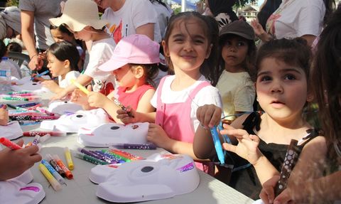 Kayseri'de Kanseri Yenerek Hayata Tutunan Deniz İçin Balon Uçurma Etkinliği