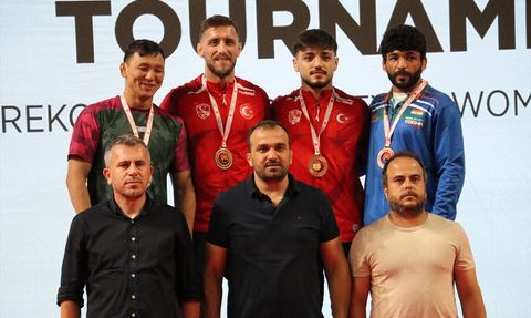 Kocaeli'de Güreş Turnuvası Tamamlandı