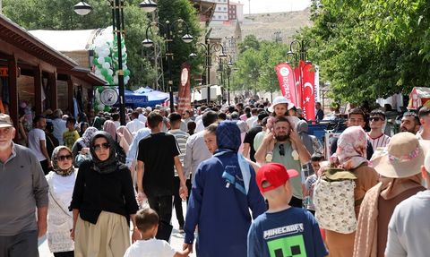 Somuncu Baba Külliyesi: İnanç Turizminin Parlayan Yıldızı