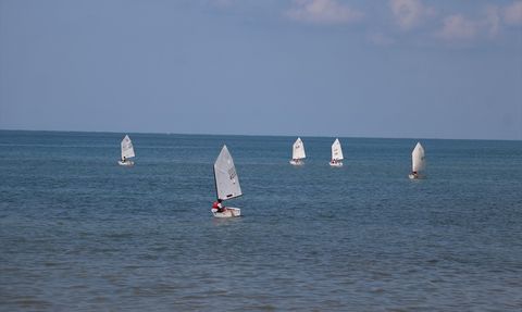 Trabzon'da Denizcilik ve Kabotaj Bayramı Yelken Yarışları Başladı