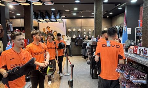 Trabzonspor'un Yeni Sezon Formaları Satışta