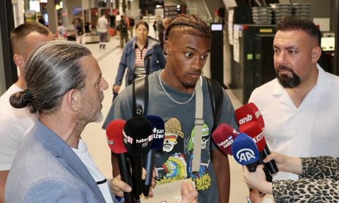 Wagner Pina Trabzonspor ile Transfer Görüşmeleri İçin Trabzon'da