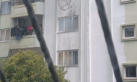 Adana'da Halatı Kopan İskelenin Üzerinde Asılı Kalan İşçi Kurtarıldı