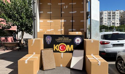Adana'da Kaçak 5 Milyon Makaron Ele Geçirildi