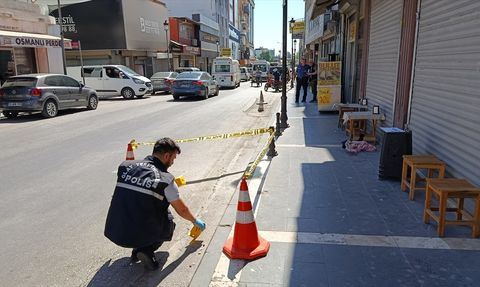 Adana'da Komşusuyla Tartışan Esnaf Silahlı Saldırıya Uğradı