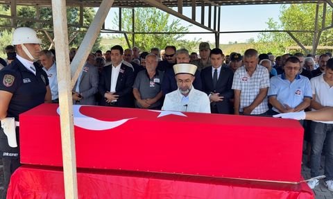 Adana'da Rahatlamak İçin Görevdeyken Hayatını Kaybeden Polis Memuruna Veda