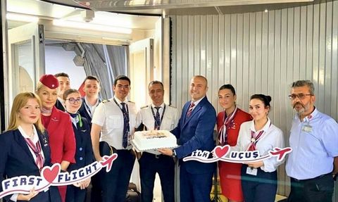 Arnavutluk'tan Dalaman'a İlk Turist Kafilesi Törenle Karşılandı