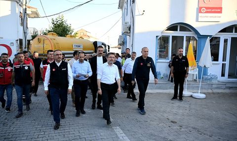 Bakan Yumaklı, Orman Yangını Hasar Gören Bölgeleri Ziyaret Etti