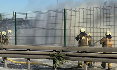 Bakırköy'de Metrobüste Yangın: Seferler Durduruldu