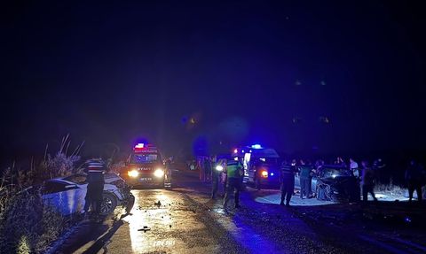 Balıkesir'de Zincirleme Trafik Kazası: 9 Yaralı