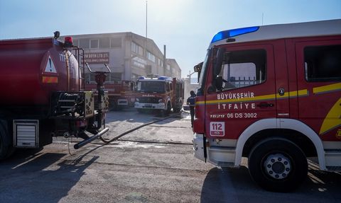 Başkentteki Boya Fabrikasında Yangın Kontrol Altına Alındı