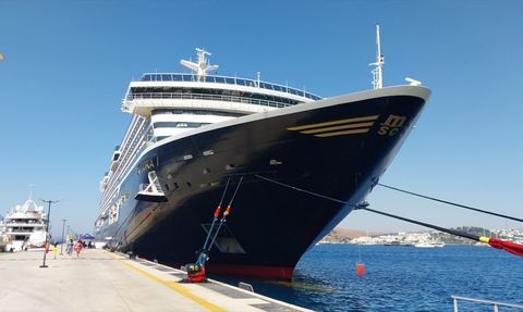Bodrum'a 734 Yolcu Getiren 'Explora I' Gemisi Limanda