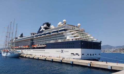 Bodrum'a İki Kruvaziyer Gemisiyle 2.277 Yolcu Geldi