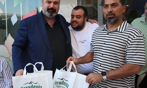 Çaykur Rizespor, Başkan Turgut ve Ekibi ile Vatandaşlarla Buluştu