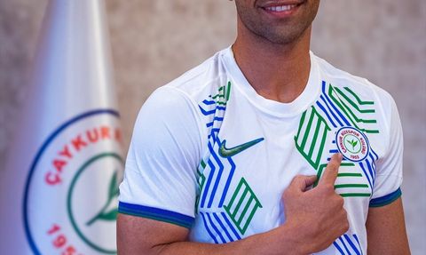 Çaykur Rizespor, Kaleci Erdem Canpolat'ı Kadrosuna Kattı