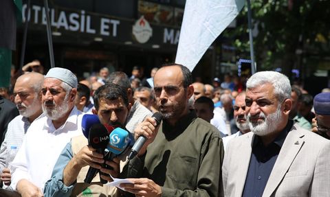 Diyarbakır'da Hazreti Muhammed'in Karikatürüne Şiddetli Tepki