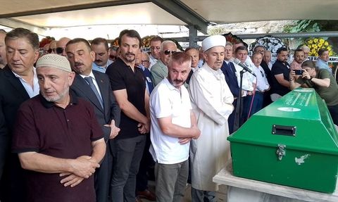 Eylem Ertuğrul'un Babası Fehmi Ertuğrul Son Yolculuğuna Uğurlandı