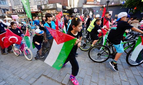 Gaziosmanpaşa'da Filistin'e Destek İçin Bisiklet Turu Düzenlendi