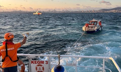 Heybeliada Açıklarında Makine Arızası Geçiren Tekne Kurtarıldı