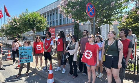 İBB BELTUR'da İşten Çıkarılan İşçiler İçin Zincirli Eylem