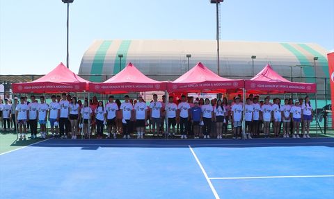 Iğdır'da 5. Kayısı Cup Tenis Turnuvası Başladı