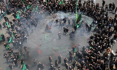 İran'da Aşura Günü Anma Törenleri Düzenlendi