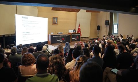 İstanbul'da Bipolar Zirvesi Master Akademi 2025