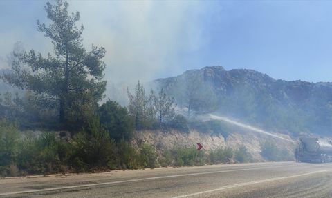 İzmir'deki Yangın Kontrol Altına Alındı