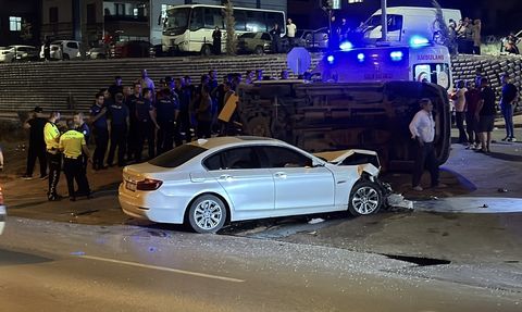 Kayseri'de Otomobil ve Minibüs Çarpışması: 9 Yaralı