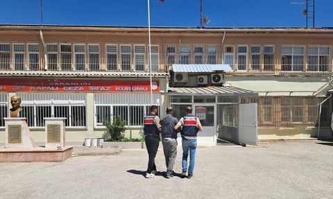 Kırmızı Bültenle Aranan Şüpheli Eskişehir'de Yakalandı