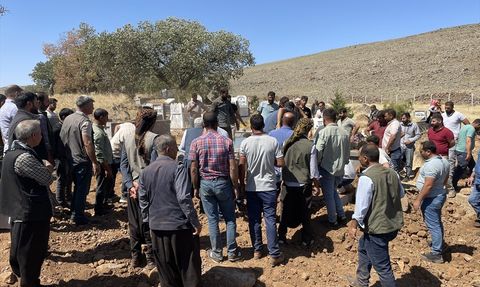 Mersin'de Trafik Kazası: Aynı Aileden 5 Kişi Hayatını Kaybetti