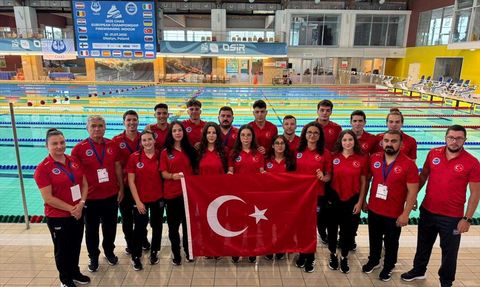 Milli Sporcular Paletli Yüzme Avrupa Şampiyonası'ndan 4 Madalya ile Döndü
