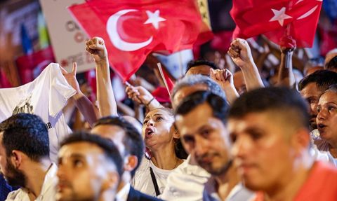 Özgür Özel, CHP'yi 'Babaevi' Olarak Tanımladı