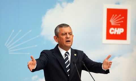 Özgür Özel'den Yolsuzluk ve Demokrasi Vurgusu