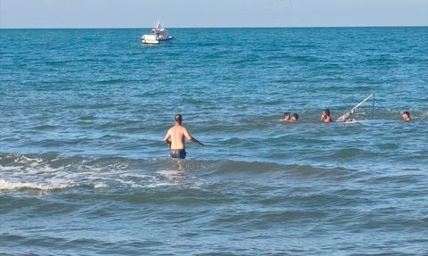 Samsun'da Alabora Olan Teknedeki 5 Kişi Kurtarıldı