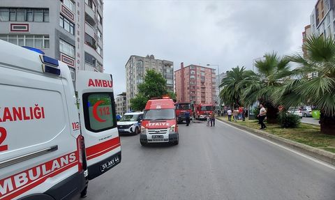 Samsun'daki Yangında İki Kişi Dumandan Etkilendi