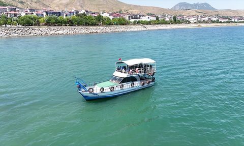 Tatvan'da Denizcilik ve Kabotaj Bayramı Coşkuyla Kutlandı