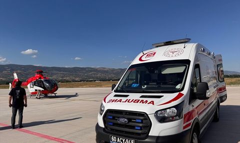 Tokat'ta Kaza Geçiren 3 Yaşındaki Çocuk Ambulans Helikopterle Ankara'ya Sevk Edildi