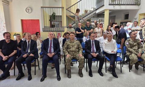 Türk Askeri Kosova'daki Engelli Okuluna Destek Verdi